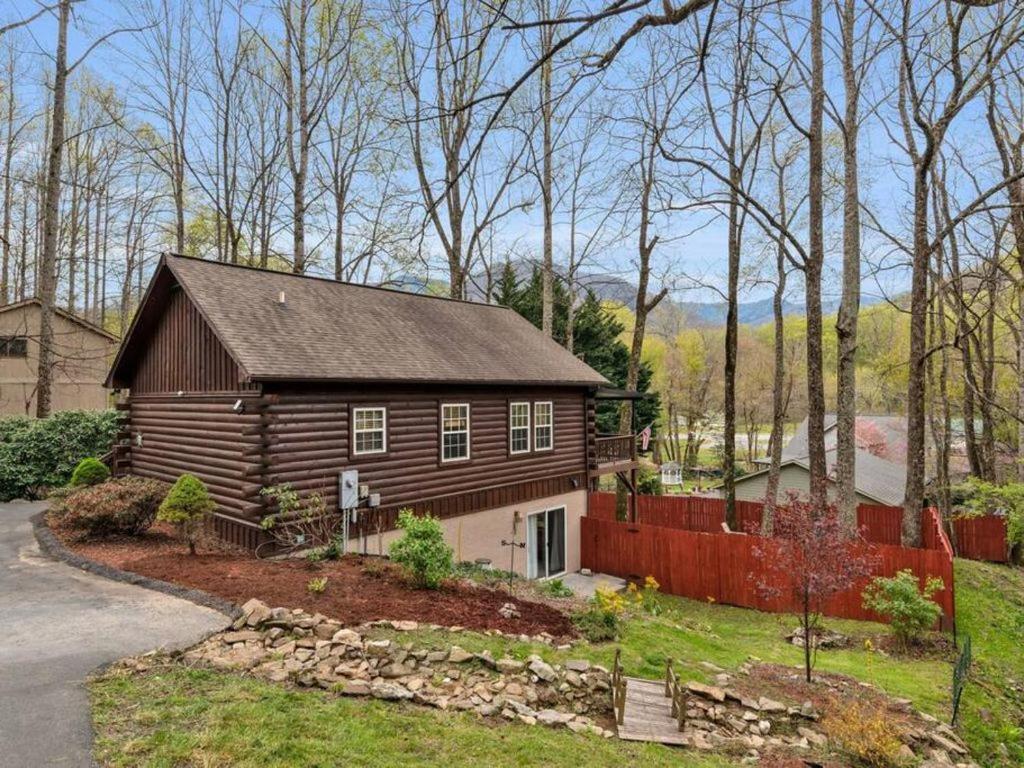 Soco Serene Cabin In The Heart Of Maggie Valley Exterior foto